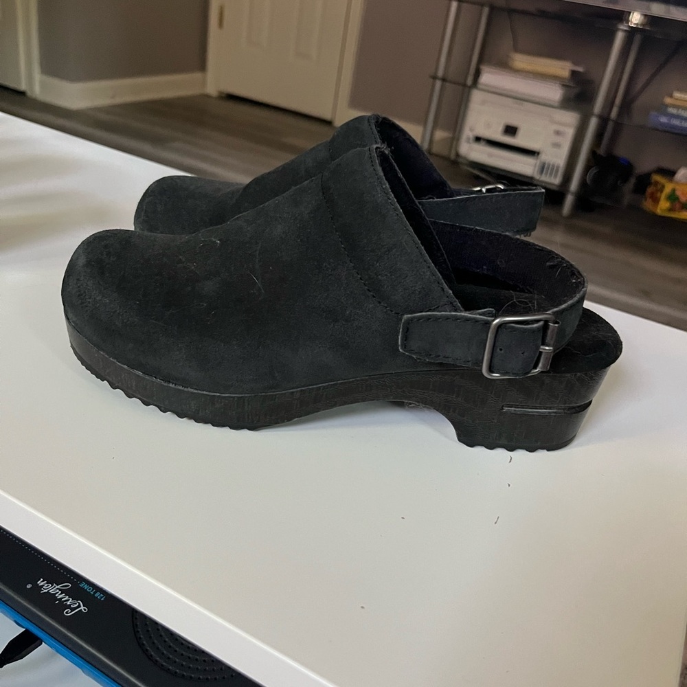 Clogs
